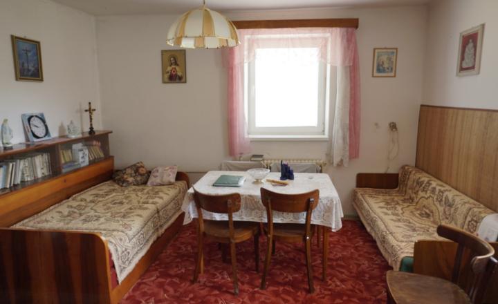 Udržiavaný dom v Nižnom Hrušove(PREDANÉ) - fotografia 4